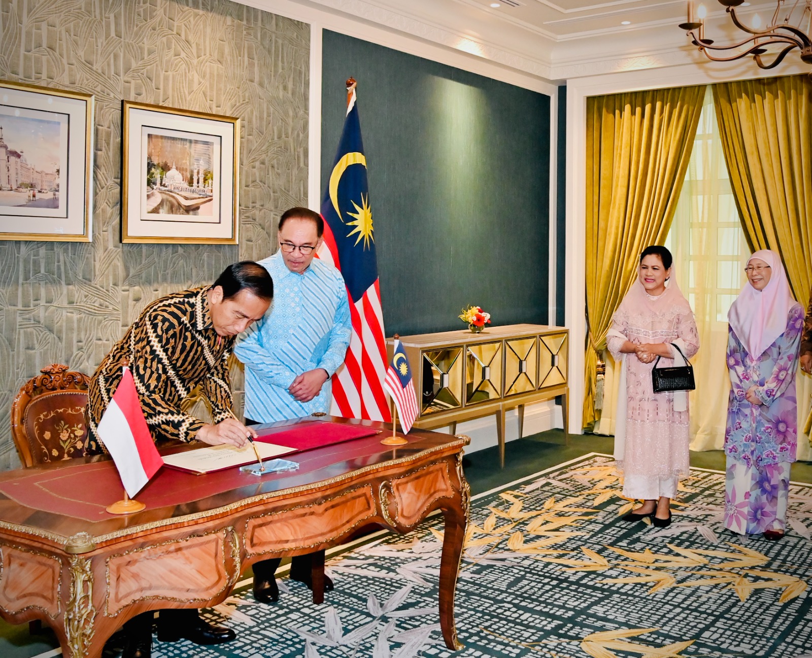 Presiden Jokowi dan PM Anwar Ibrahim Bahas kerja sama antara Indonesia dan Malaysia
